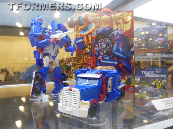 BotCon 2013   Tranformers 30th Anniversary 30 Figures Project Revealed Image  (3 of 7)